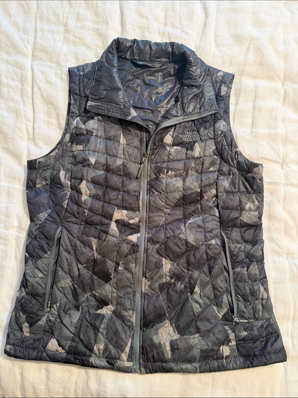 The North Face Women's Grey Camouflage Quilted Vest